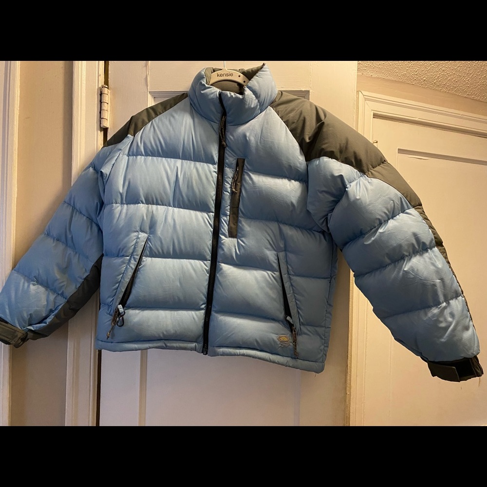 Mountain Hardware puffy coat. Gently worn. Women’s size 10.